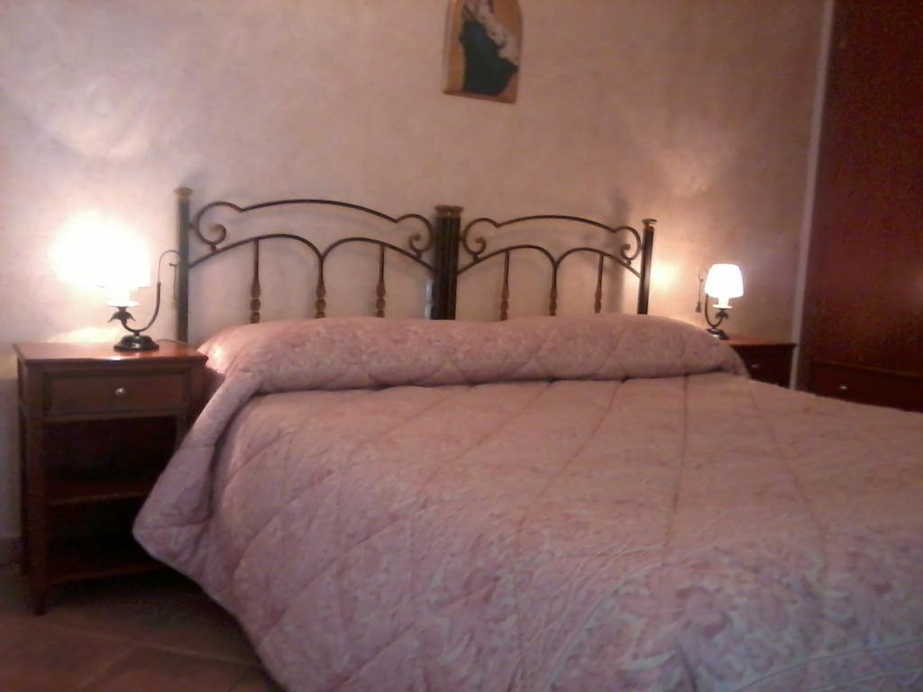 B&B Michael Monte SantʼAngelo Buitenkant foto